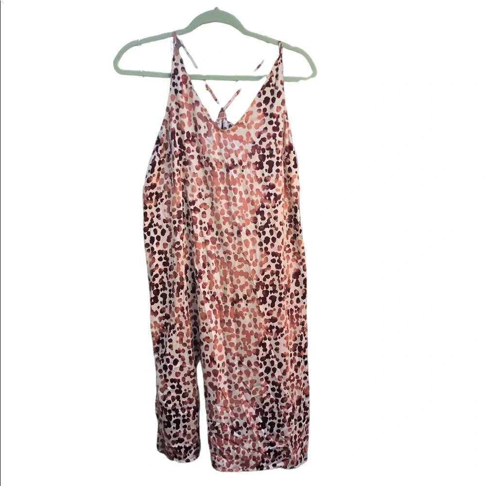 STARS ABOVE SILKY NIGHTGOWN